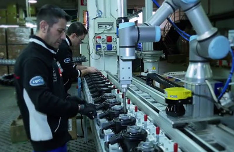 How do Cobots help to stay competitive? 3